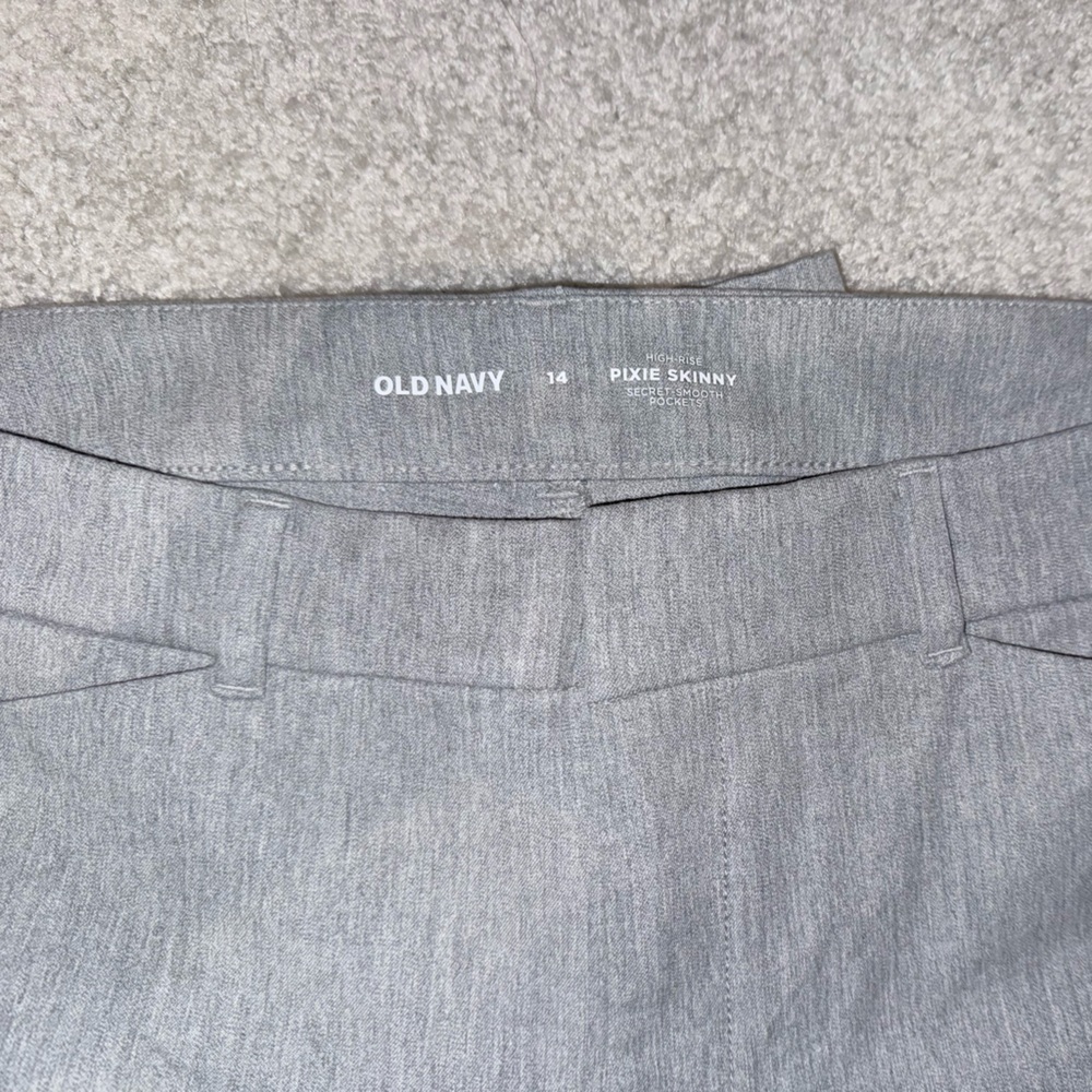 Old Navy Grey Pixie Pants - image 3